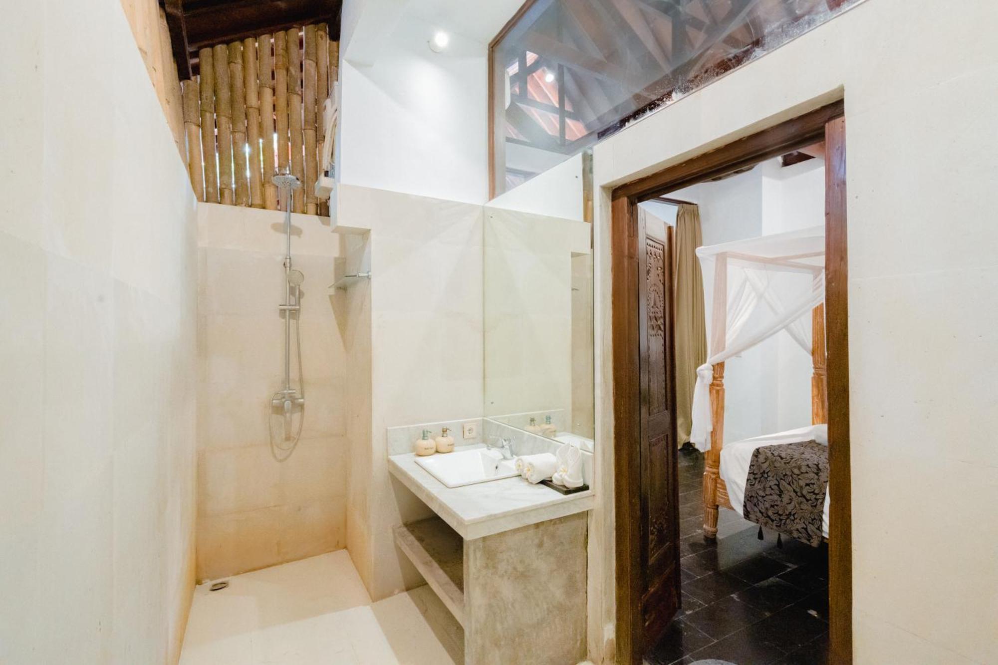 Villa Etnik Seminyak Экстерьер фото